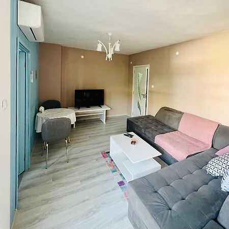 Midtown Apartment Kyrdżali Zewnętrze zdjęcie