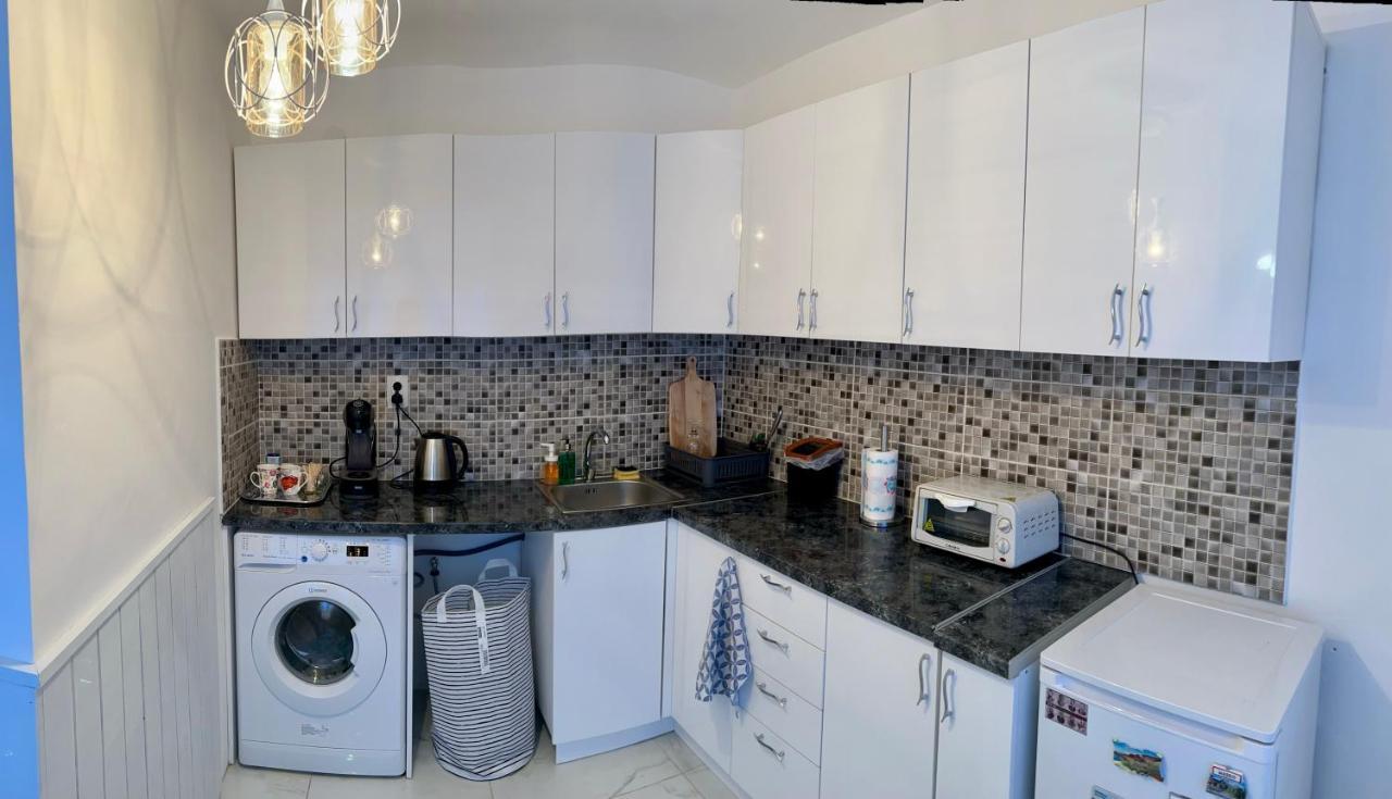 Midtown Apartment Kyrdżali Zewnętrze zdjęcie